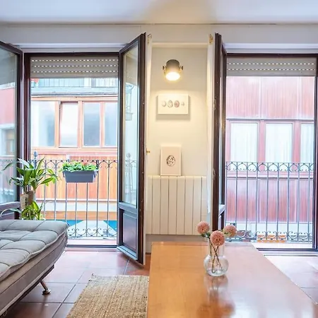 Centrico Y Tranquilo * Μπερμέο